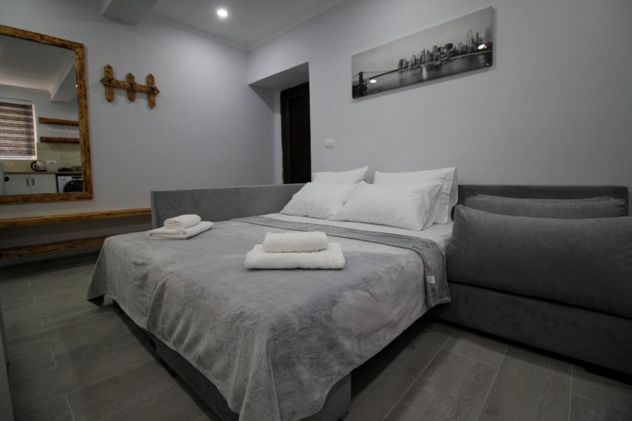 J&M Luxury Apartments Saranda Exterior photo