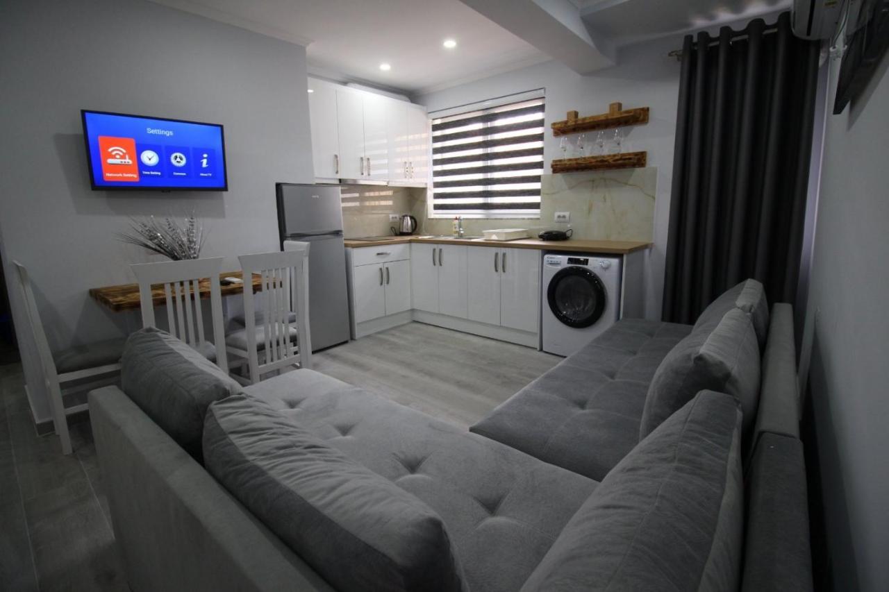J&M Luxury Apartments Saranda Exterior photo