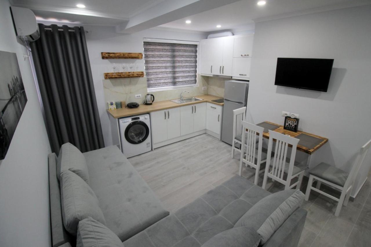 J&M Luxury Apartments Saranda Exterior photo